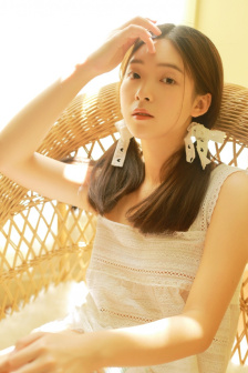 美艳寡妇在线观看